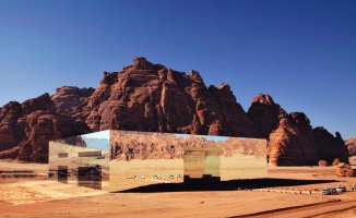 Maraya, the mirror building that "disappears" in the desert of Saudi Arabia