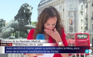 A reporter from 'Informativos Telecinco' stars in a surreal moment live and the networks do not give credit