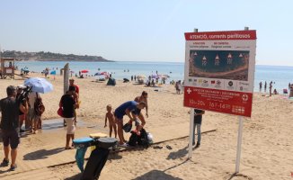 New signs on Miracle beach warn of the meaning of danger flags at sea