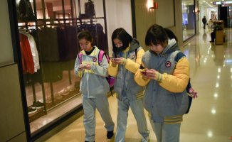 China proposes limiting children's phone use to two hours a day