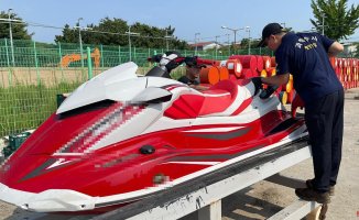 A Chinese dissident arrives in South Korea after escaping the country on a jet ski