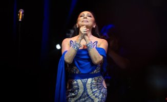 Isabel Pantoja repeats strategy and sends subliminal messages at her concert in Las Palmas