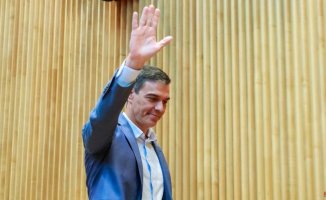 Sánchez positions himself as the first candidate for the investiture and asks the PP not to pressure the King