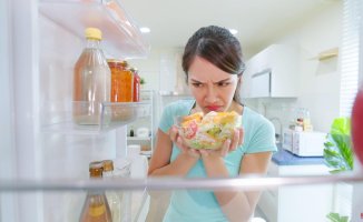 Why it is not always useful to smell the food to know if it is bad