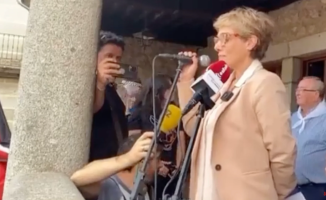 Anabel Alonso, booed in Béjar shouting 'without shame': "You are within your rights"