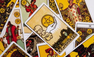 The Alicante City Council offers a tarot course for women for business success