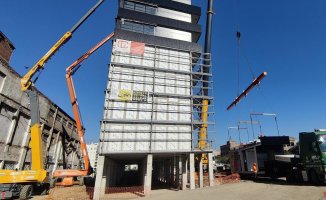 Barcelona builds the tallest modular housing block in four weeks