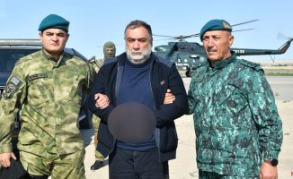 Baku detains former Karabakh premier as exodus intensifies