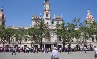 A report doubts the legality of changing the name of València outside the AVL