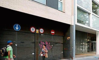 A resident of Poblenou, in critical condition after resisting the theft of his mobile phone
