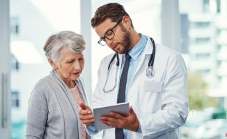 When should we visit the geriatrician for the first time?