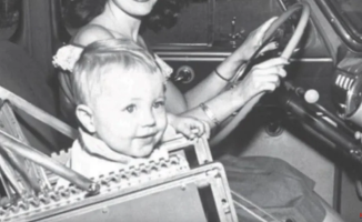 From roof hammocks to iron buckets: this is how children's car seats have evolved