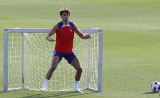 João Félix and Cancelo arrive in Barcelona and Abde and Eric Garcia insist on leaving
