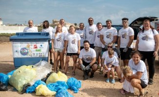 Seventh edition of the garbage removal initiative '1m2 for the beaches and the seas'