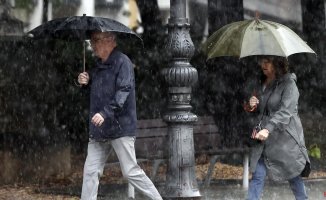 The Aemet warns of heavy rains and storms over the weekend that will sweep these areas of Spain