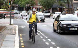 BComú is pushing to save the Via Augusta bike lane