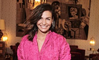Inés Sastre shines at 50: the joy of living and celebrating with French style and Italian jewelry