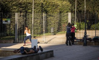Barcelona residents demand that parks open sooner