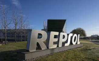 Repsol warns that maintaining the tax on energy companies may condition its investments in Spain