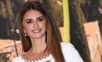 Penélope Cruz dazzles with her renewed style at the Chanel show