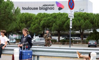 France evacuates six airports due to bomb threat
