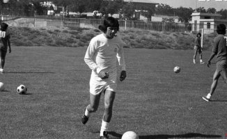 Argentine soccer legend Carlos 'Chupete' Guerini dies in Spain