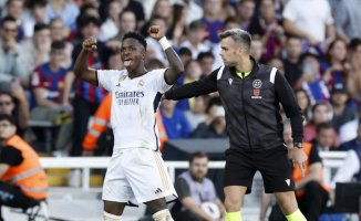 Vinícius extends his contract with Real Madrid until 2027