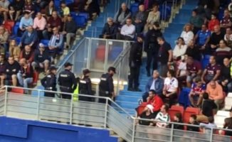 Controversy over the expulsion of an Eibar fan who displayed a Palestinian flag