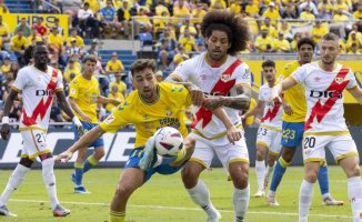 A penalty in added time gives Rayo the three points in Las Palmas