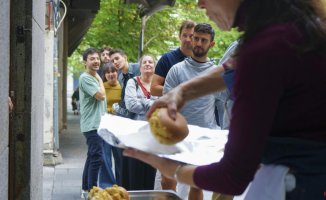 Haute cuisine comes to the streets: long lines to try the tortilla that "flies" in Madrid
