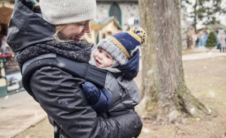 Carrying babies in cold and rain: some practical tips