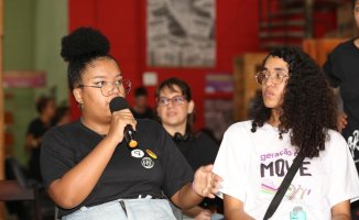 Young people debate mobility and road safety in Brazil
