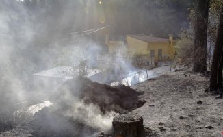 The fire in the interior of Valencia already leaves 6,000 confined and has burned 2,850 hectares