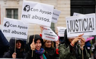 Hundreds of young people gather in Sol to demand payment of the Rental Bonus from Ayuso