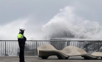 Wind gusts of 126 kilometers per hour in parts of Catalonia, which remains on alert