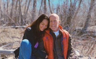 Emma Heming shares an unpublished image of Bruce Willis surrounded by his family to celebrate Thanksgiving