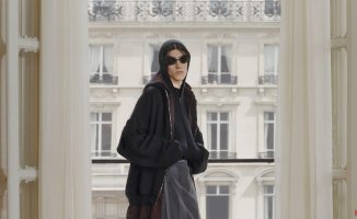 Genius or eccentricity?: Balenciaga unleashes madness with a 700 euro towel skirt