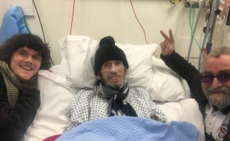 The wife of Shane MacGowan, legendary singer of 'The Pogues', publishes the last photo of the artist in the hospital