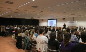 More than 200 professionals debate in Reus about the fit of mental health programs