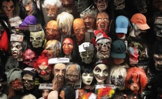 Anthropologist discovers human skull in the Halloween section of a Florida store