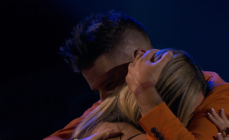 Lola Índigo ends in tears in 'La Voz' after singing in a beautiful duet with Pablo López: “They are the important things in life”