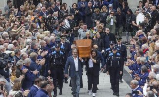Massive farewell in Mieres to its mayor Aníbal Vázquez