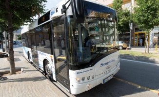 They demand an increase in bus frequencies between Calella and Pineda