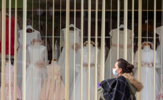 The repair of a communion dress, with an assault on the seamstress's house, ends in trial in Cádiz