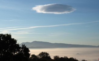 Days of fog and lenticular clouds