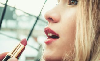 Create lip gloss in any color you want with this beauty hack