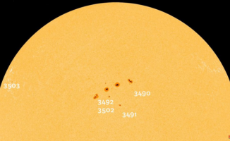 A huge set of spots on the Sun points towards Earth and threatens solar storms