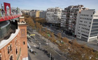 The extension of FGC line 8 begins five years of works in Eixample