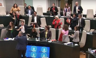 Ortega Smith throws a bottle of water at a Más Madrid councilor during a plenary session