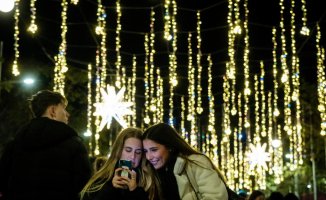 Barcelona will have one more hour of Christmas lights each day starting on the 15th